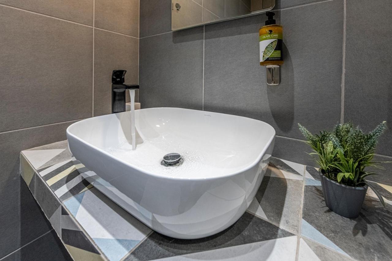 Athenian Boutique Apartments Экстерьер фото